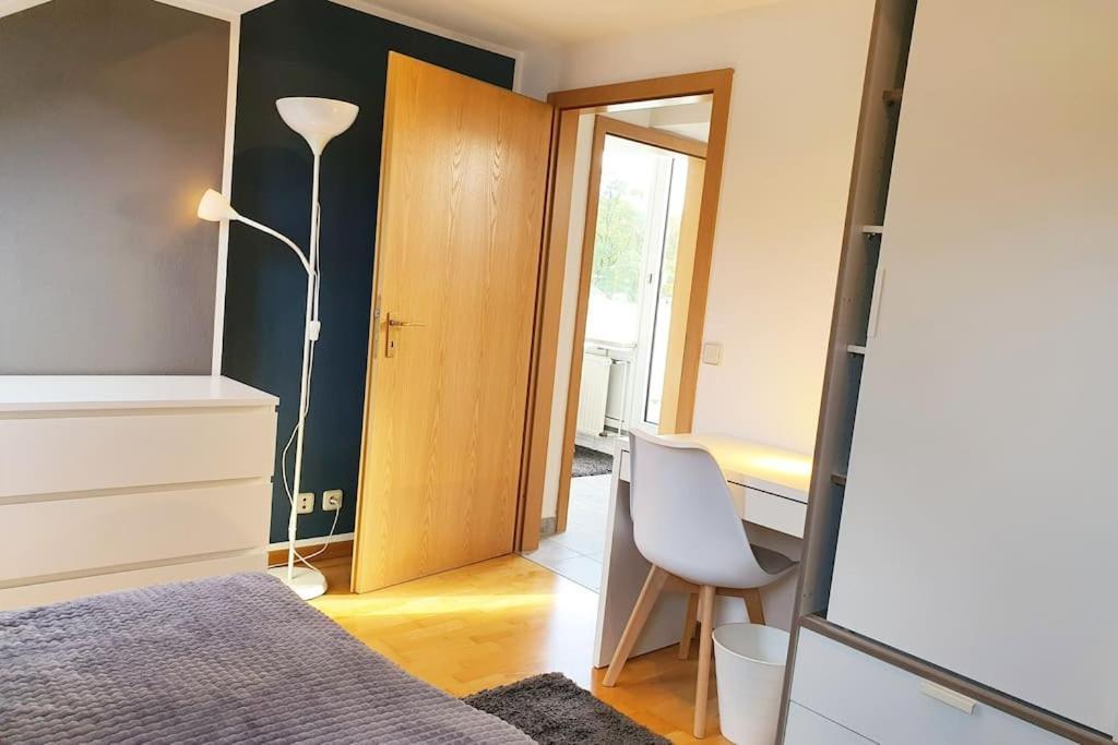 Modernes Und Ruhiges Appartement Mit Loggia Marl Exterior foto